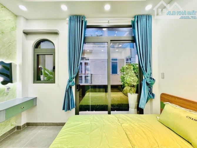 Bán Nhà Gò Vấp - Hẻm Xe Hơi - Sát Mặt Tiền - 4 Tầng - Full Nội Thất - Nhỉnh 6 Tỷ - 4