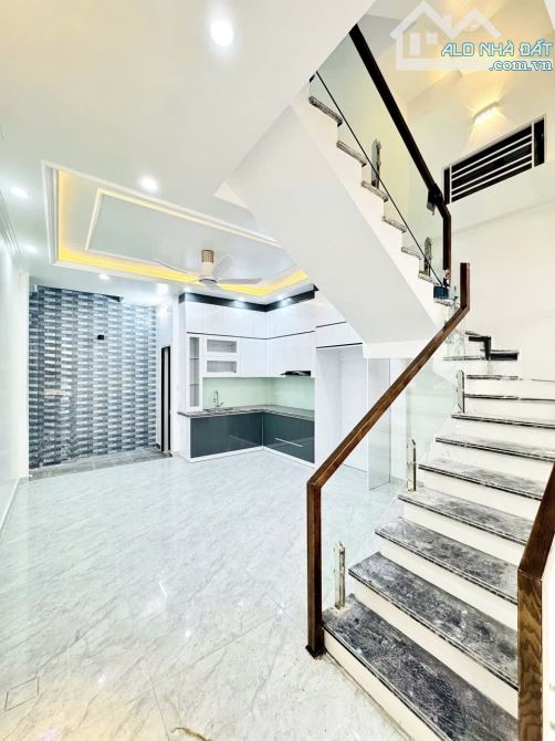 2 căn siêu phẩm - Chợ Hàng Cũ - Ô tô đến tận cửa 3 Tỷ 400 - 4