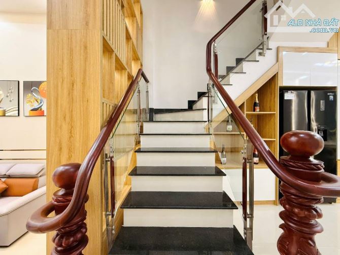Bán nhà riêng 4PN DTsàn 250m2 NGAY CV Làng Hoa - cạnh QUANG TRUNG SHR vuông vức nở hậu - 4