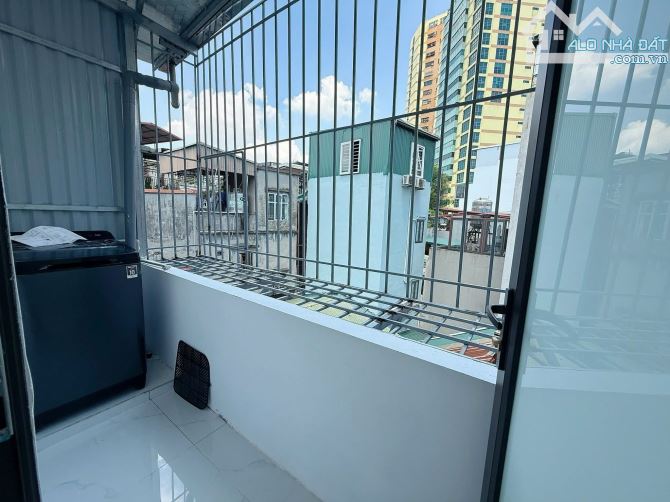 BÁN NHÀ NGUYỄN CAO HAI BÀ TRƯNG 18M  5 TẦNG GIÁ CHÀO 4,3 TY , CÓ SỔ ,NGÕ RỘNG - 4