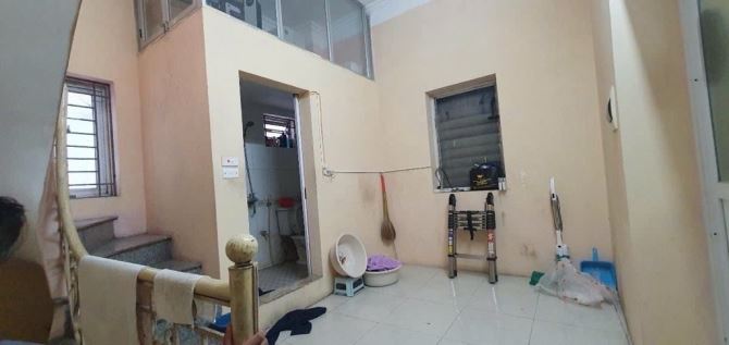 Bồ Đề-Hồng Tiến nhà dân xây 3 tâng diện tích 40m vuông , mặt tiền 4,2 m chỉ 4,95đ - 4