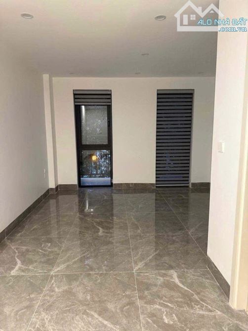 Cho thuê nhà nguyên căn Ngõ 2 Tây Trà, Phường Trần Phú, Quận Hoàng Mai. DT 40m x 5 tầng, - 4