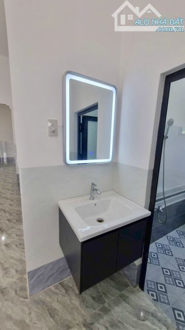 Cần bán nhà mặt tiền nhựa mới 100% cách Võ Văn Kiệt 80m - 4