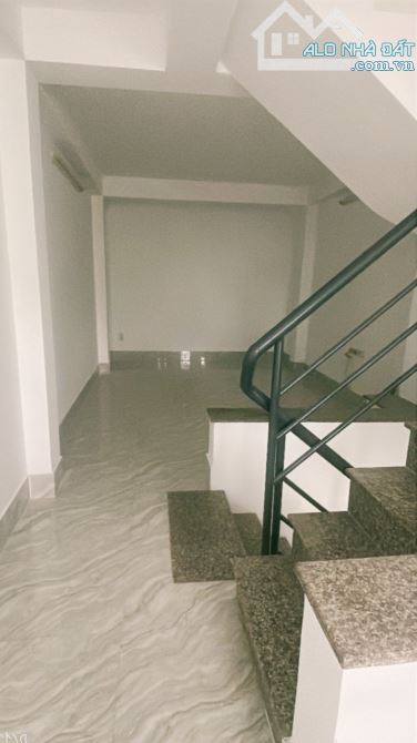 Bán nhà mặt tiền đường số Lâm Văn Bền, Q7 - 3 tầng - 5 phòng ngủ - 7 tỷ ++🚐 - 5