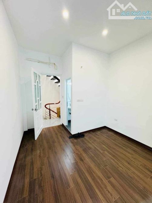 6.3 TỶ-25/28M2- 5 TẦNG NGÕ NÔNG-BẠCH MAI-CHÙA LIÊN PHÁI-PHỐ HUẾ-HBT - 5