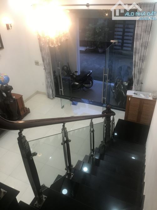 Gấp bán nhà Linh Đông, Thủ Đức, giá 11.8 tỷ, 3 tầng, dt 150m2. - 5