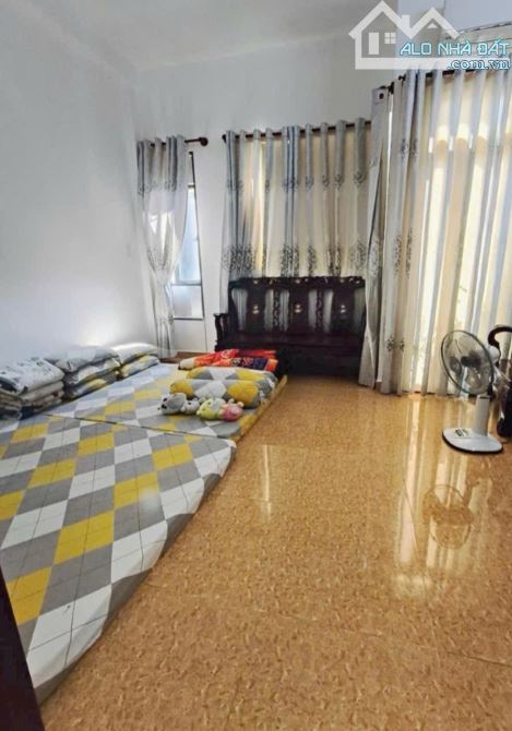 Q8 HXH KDC BÔNG SAO 4.8x10M CÁCH 3 BƯỚC RA ĐƯỜNG NỘI BỘ GẦN CÔNG VIÊN 8.2T - 5
