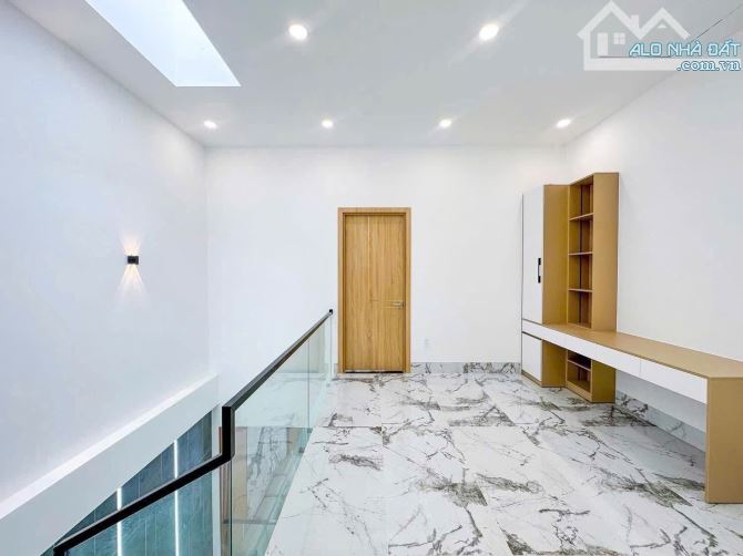 Bán nhà ngay Phạm Ngũ Lão, Gò Vấp. Giá: 3 tỷ 019tr, sổ hồng riêng, DT:  668m - 5