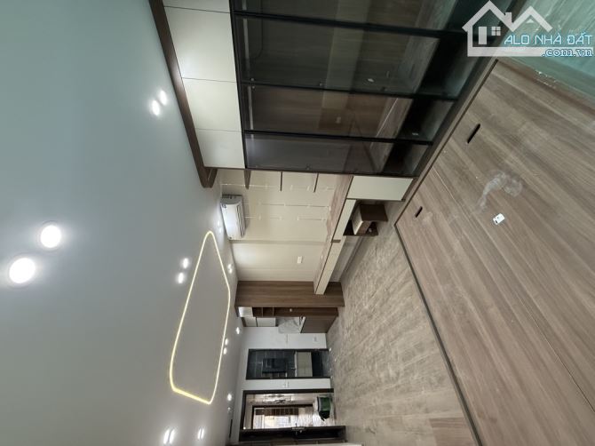 BÁN TOÀ NHÀ 9 TẦNG HẠNG SANG MỚI KOONG - DÒNG TIỀN ĐỈNH - Ô TÔ TRÁNH - 2 THOÁNG TRƯỚC SAU - 5