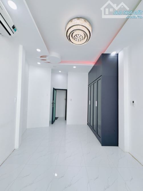 NHÀ MỚI 3 TẦNG TẠI VĨNH HỘI Q4 - KHU DC HIỆN HỮU KHÔNG QH - 5