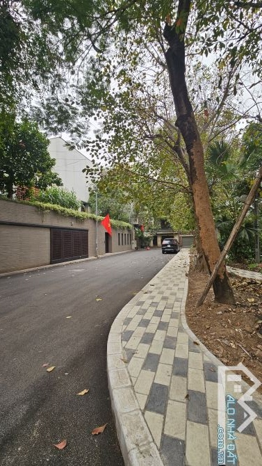 Bán biệt thự Tây Hồ khu Vườn Đào cực Vip 290m x 4 tầng, mặt tiền 16m có hầm. Giá 150 tỷ - 5