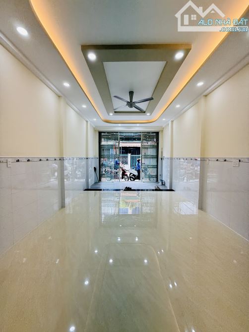 GIÁP TÂN PHÚ - DT: 62m2  ( 4,2 X 15 ) - NHÀ BTCT 2 TẦNG 2PN 3WC - KIÊN CỐ – CHỈ NHỈNH 6 TỶ - 5
