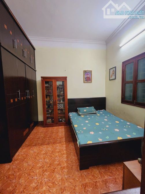 hôn khẩu Đống Đa, Nhà dân xây kiêm cố, 6 ngủ rộng, ngõ thông rộng, gần phố, ở thích - 5
