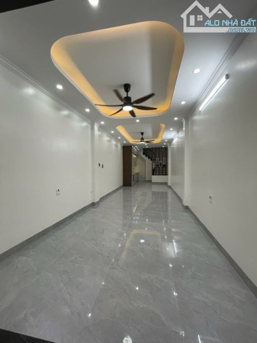 NHÀ MỚI CỤM THƯỢNG THANH - VIỆT HƯNG - 54M2 - 5 TẦNG - 20M RA ĐƯỜNG 3 LÀN XE - 6,X TỶ - 5