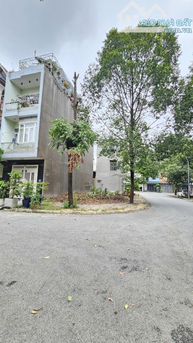 Bán lô góc 5.2x15m, đường số 9 KDC Toa Xe p. Dĩ An gần Vincom 550 - 5