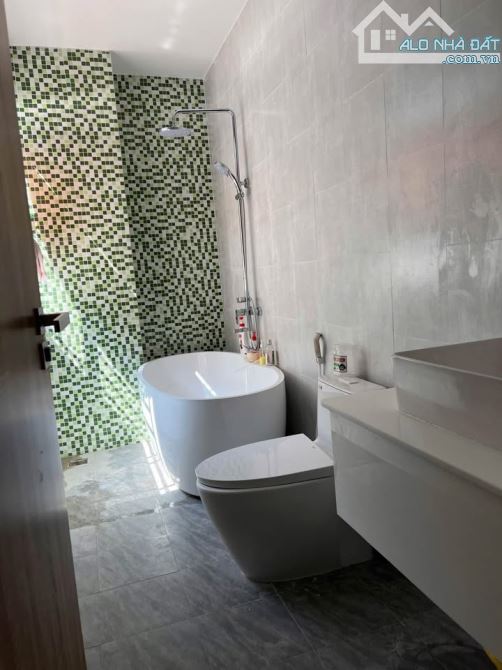 Alo Alo ! Bán gấp căn nhà 1 trệt 2 lầu ở Trung tâm Gò Dầu 120m2 - SHR- giá 790tr - 5