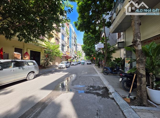 Bán nhà mặt ngõ 3 Phạm Tuấn tài, phân lô, đường 3 ô tô tránh vỉa hè đẹp, đủ công năng. - 5