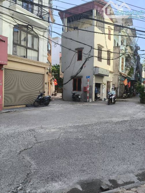BÁN NHÀ TRUNG TÂM THẠCH BÀN Ô TÔ ĐỖ CỬA - 10 M RA ĐƯỜNG HAI. Ô TÔ TRÁNH  GẦN KHU CÔNG  NGH - 5