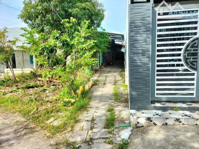 Bán đất kinh doanh phòng trọ đang hoạt động DT : 252m2 đường đi 3m - 5