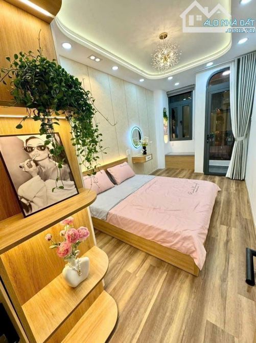 🔥🔥 MỚI-PHÚ NHUẬN-GIAPQ1-Q3- 4 TẦNG-100M2 -4PN + SÂN THƯỢNG-NHỈNH 6 TY🔥 - 4