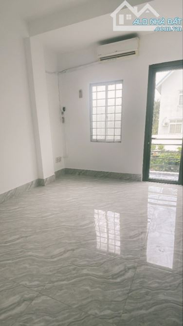 Bán nhà mặt tiền đường số Lâm Văn Bền, Q7 - 3 tầng - 5 phòng ngủ - 7 tỷ ++🚐 - 6