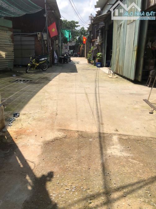 BÌNH CHIỂU NHÀ CẤP 4 SỔ CHUNG ĐƯỜNG Ô TÔ DT 50 M2 GIÁ 1,3 TỶ TL - 6