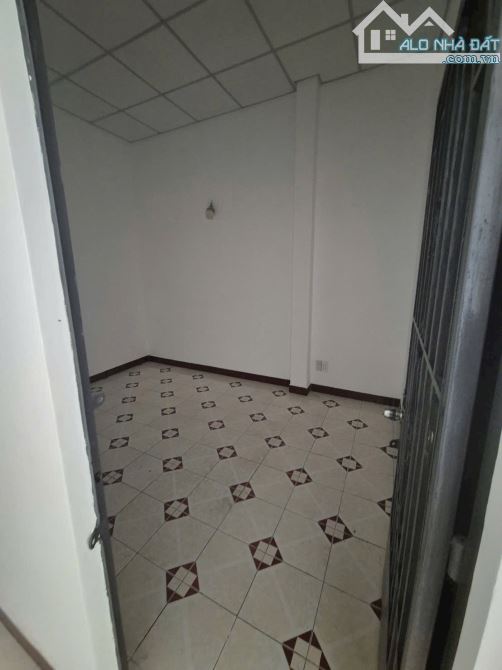 MT nguyễn quý anh. DT: 4x12m nhà 1 lầu. vị trí kinh doanh đông đúc. - 6