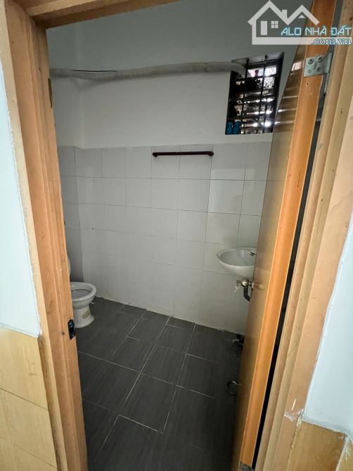 Cho thuê nhà mặt tiền đường Nguyễn Ái Quốc 1 trệt 1 lầu - 6