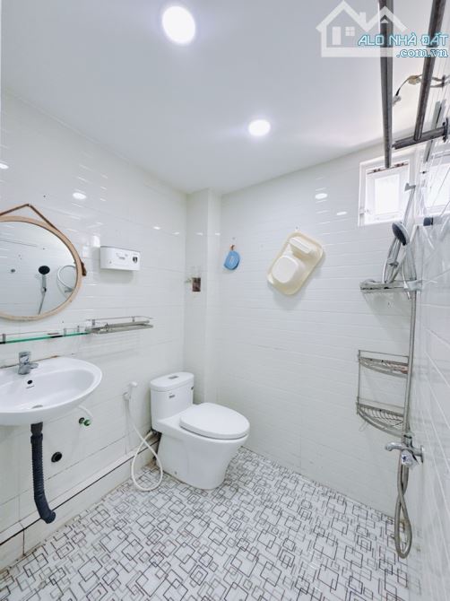 NHÀ MỚI 3 TẦNG TẠI VĨNH HỘI Q4 - KHU DC HIỆN HỮU KHÔNG QH - 6