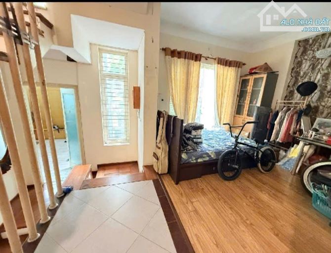 Bán nhà biệt thự phố Võ Thị Sáu, DT 110 m2, MT 8 m, sát hồ - 6