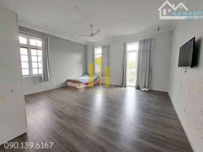 Biệt Thự Trần Não 530m2 Sân Vườn - Hồ Bơi - An Ninh Tuyệt Đối . Giá 75 Triệu - 6