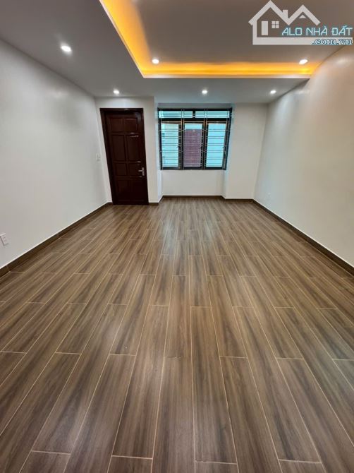 Bán nhà mặt ngõ ô tô đỗ cửa 3.5 tầng sạch sẽ đẹp 2 mặt thoáng mát tuyến 2 Ngô gia tự - 6