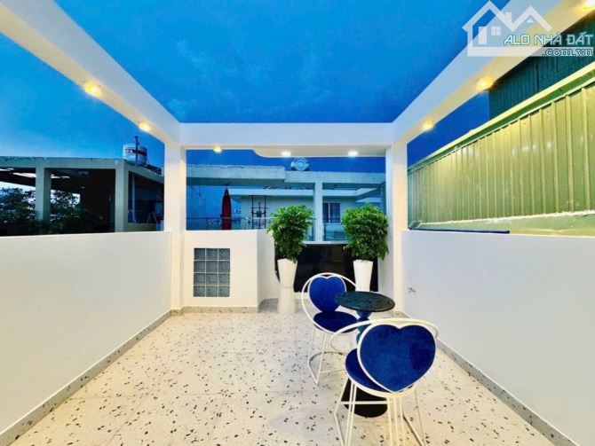 Bán Nhà Gò Vấp - Hẻm Xe Hơi - Sát Mặt Tiền - 4 Tầng - Full Nội Thất - Nhỉnh 6 Tỷ - 6