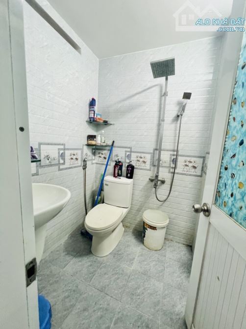 BÁN NHÀ MẶT TIỀN TÂY SƠN - 95M2-3 PHÒNG NGỦ-2WC-KẾ BÊN SIÊU THỊ AONE TÂN PHÚ - 7