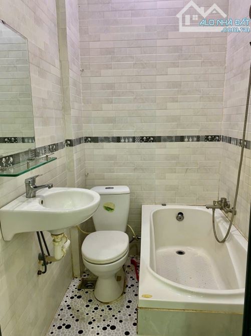 NHÀ TRỆT LỚN CÓ SÂN RỘNG RÃI, NHÀ XE Ô TÔ MT Đ.NGUYỄN CHÍ THANH- GẦN KCN TRÀ NÓC - 7