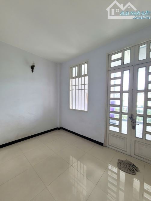 Bán nhà 1 trệt 2 lầu KDC gần TT Y Tế Dĩ An p.Tân Đông Hiệp Tp.Dĩ An chỉ 4ty500 TL M7495 - 7