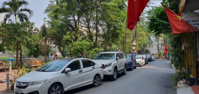 Bán nhà biệt thự phố Võ Thị Sáu, DT 110 m2, MT 8 m, sát hồ - 8