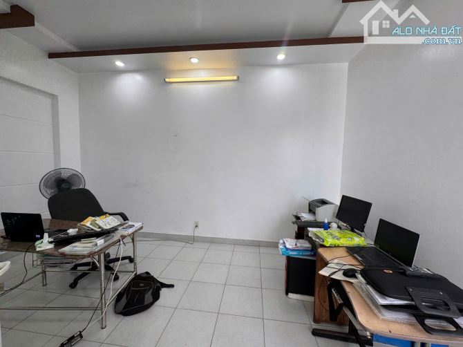 Cần bán nhà 4 tầng độc lập tại đường Chợ Hàng – Giá siêu tốt - 8
