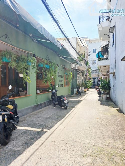 HÀNG HIẾM TÂN PHÚ – HẺM 4.5M Ô TÔ ĐỖ CỬA – SÁT CHỢ TÂN HƯƠNG – 24M² – 2 TẦNG – CHỈ 3.08 TỶ - 8
