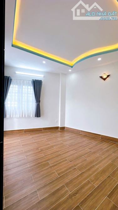 NHÀ BAN Q4 KHU DÂN CƯ 5 TẤM ĐÚC BTCT CÁCH MT 50M GIÁ 5TỈ TÍ SỔ RIÊNG HẺM 3 GÁC THÔNG - 8