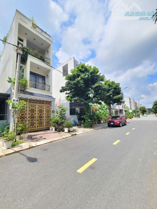 Bán nhà 1 trệt 2 lầu KDC gần TT Y Tế Dĩ An p.Tân Đông Hiệp Tp.Dĩ An chỉ 4ty500 TL M7495 - 8