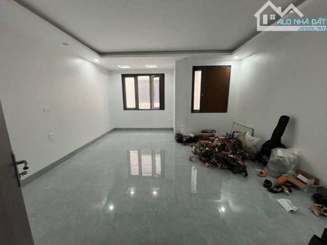Lạc Long Quân 102m² mặt tiền 7,2m – nhà cực đẹp giá chỉ 25 tỷ, siêu rẻ không có căn thứ 2 - 9