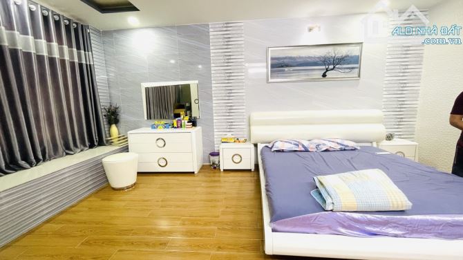HẺM 1/ VIP NHẤT P5 PHÚ NHUẬN - SIÊU MẪU NHÀ ĐẸP 4 TẦNG BTCT- 50M2 SHR VUÔNG VỨT NHỈNH 10T - 9