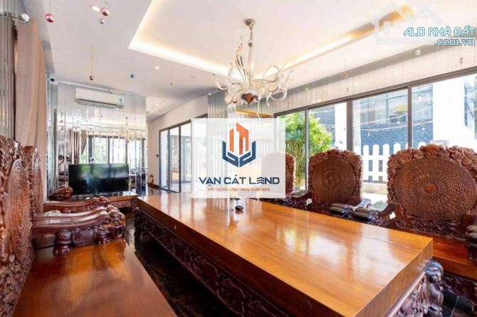 Cần bán biệt thự view biển 1 hầm 1T3L, 6PN, hồ bơi riêng đường Trần Phú - Giá 48 tỷ TL - 9