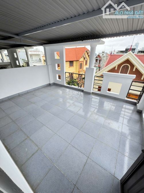 Bán nhà mặt ngõ ô tô đỗ cửa 3.5 tầng sạch sẽ đẹp 2 mặt thoáng mát tuyến 2 Ngô gia tự - 9
