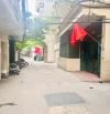 Bán nhà ngõ 132 Cầu Giấy, 102m2, 3 tầng, mặt tiền 5m, giá 20.8 tỷ