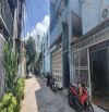 Bán nhà đường xe tải 6x24m, cách Trường Chinh 50m, Quận 12, hơn 6 tỷ