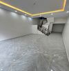 Bán nhà mặt ngõ ô tô đỗ cửa 3.5 tầng sạch sẽ đẹp 2 mặt thoáng mát tuyến 2 Ngô gia tự