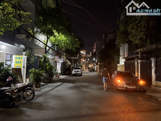 RẺ VÀ ĐẸP NHẤT HOÀ CƯỜNG - CHỈ HƠN 7 TỶ - NHÀ 3 TẦNG PHỐ QUAN CHỨC