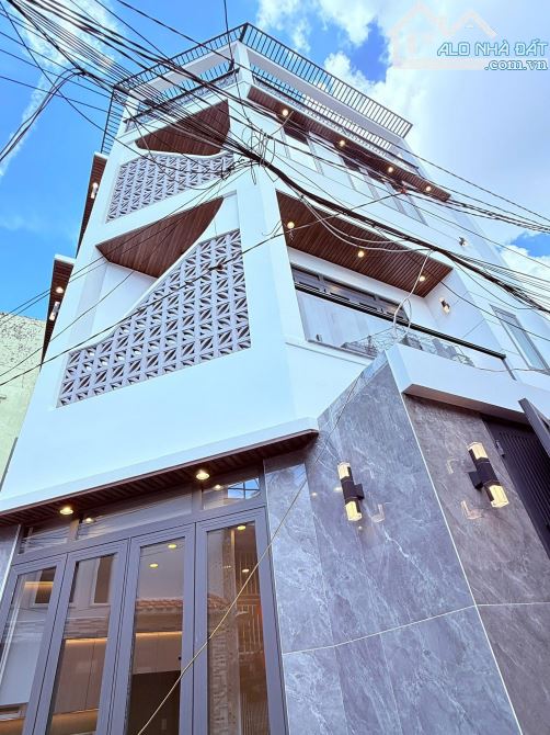 SIÊU PHẨM FULL NỘI THẤT - NGANG 8- 4 TẦNG - NHỈNH 6 TỶ